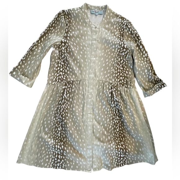 Tuckernuck Dresses & Skirts - Tuckernuck Antelope Royal Shirt Dress Women’s Size Medium Tan and White Button
